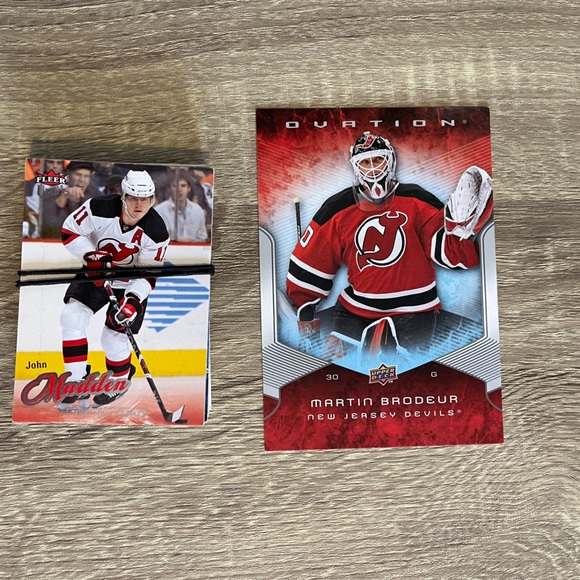 10+ year old hockey cards - Picture 7 of 8